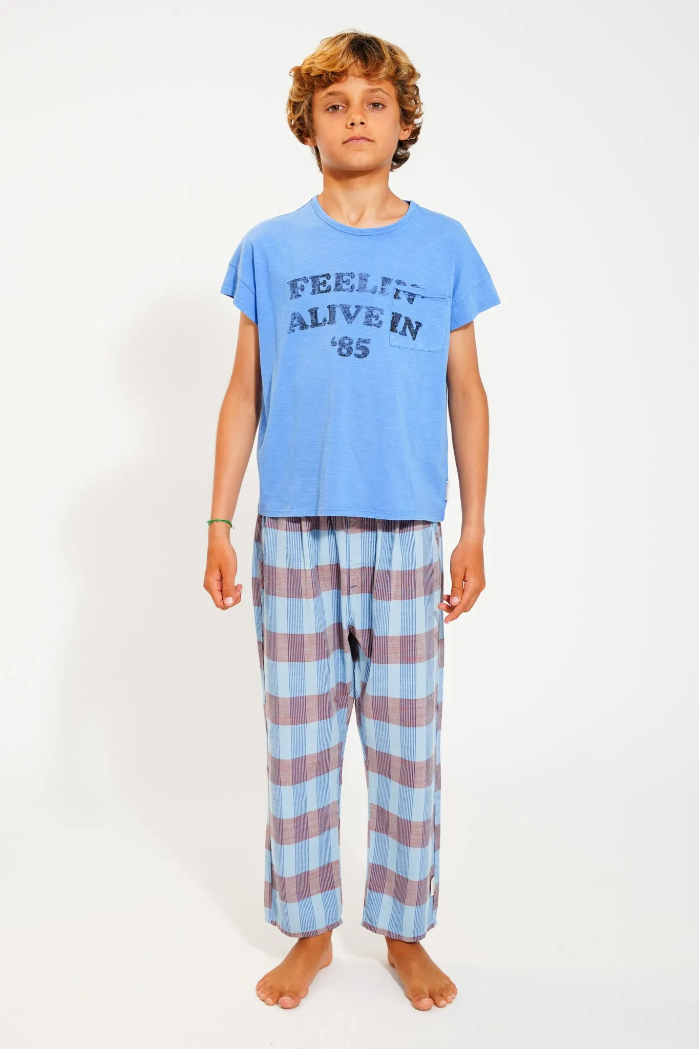 t'shirt | blue w/ "feelin' alive" print